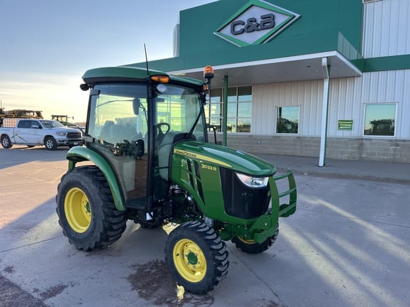 2023 John Deere 3033R Equipment Image0