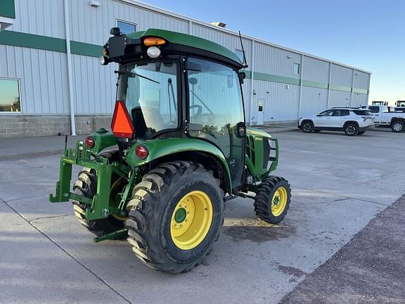 Image of John Deere 3033R equipment image 3