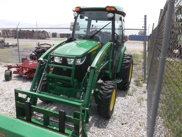 Image of John Deere 3033R equipment image 2