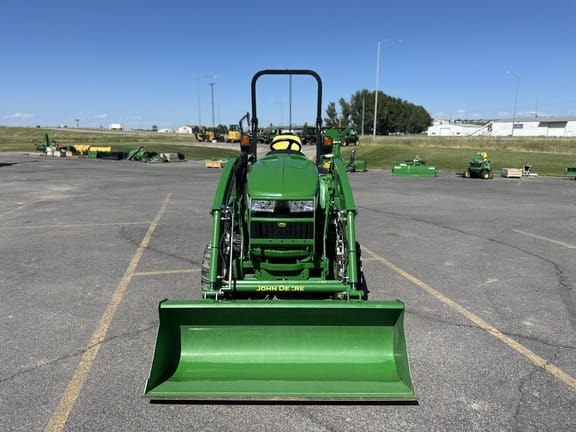 2023 John Deere 3033R Equipment Image0