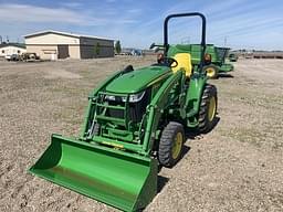 Image of John Deere 3033R equipment image 2