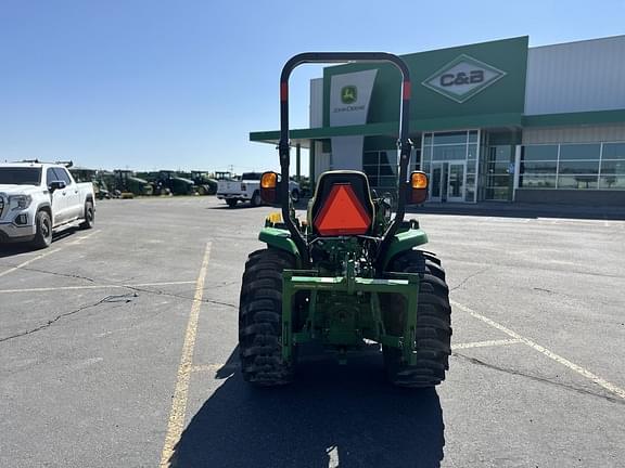 Image of John Deere 3033R equipment image 4