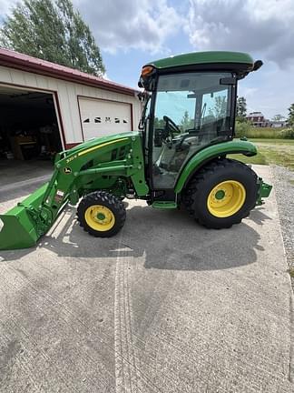 Image of John Deere 3033R equipment image 1