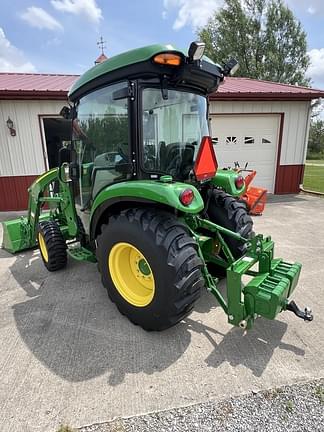 Image of John Deere 3033R equipment image 2