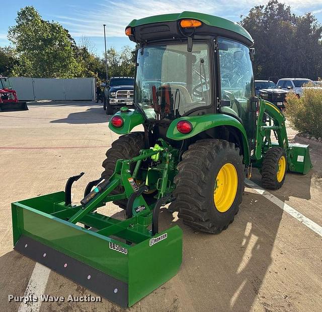 Image of John Deere 3033R equipment image 4