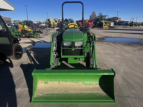 Image of John Deere 3035D equipment image 1