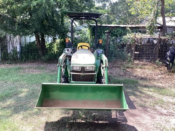 Image of John Deere 3035D equipment image 3