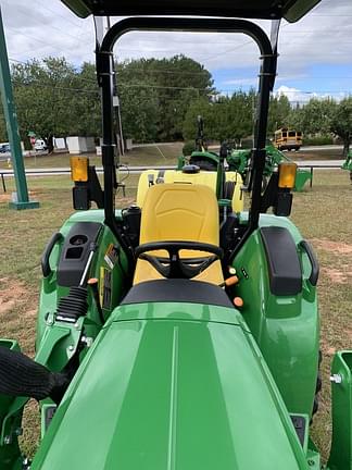 Image of John Deere 3035D equipment image 3