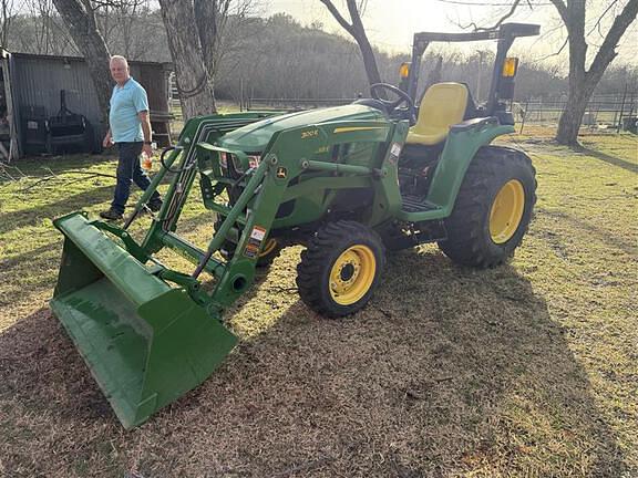 Image of John Deere 3038E equipment image 4