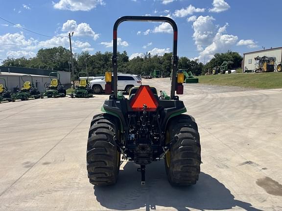 Image of John Deere 3038E equipment image 3