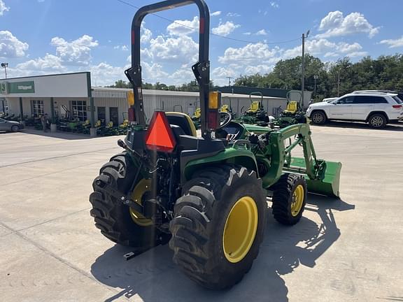 Image of John Deere 3038E equipment image 4