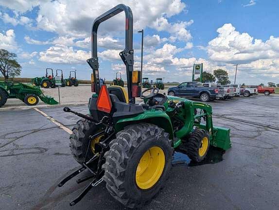 Image of John Deere 3038E equipment image 4