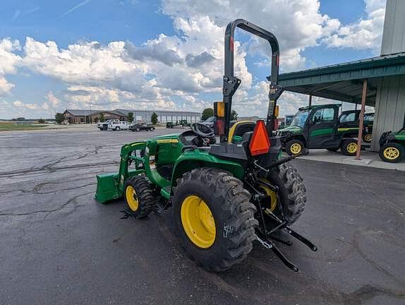 Image of John Deere 3038E equipment image 2