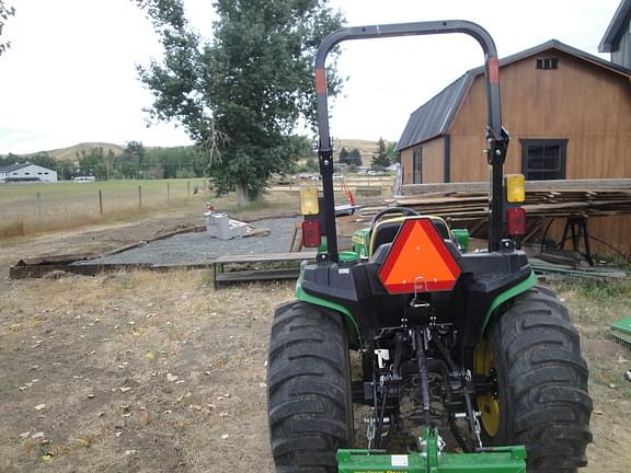 Image of John Deere 3038E equipment image 2