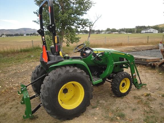 Image of John Deere 3038E equipment image 1