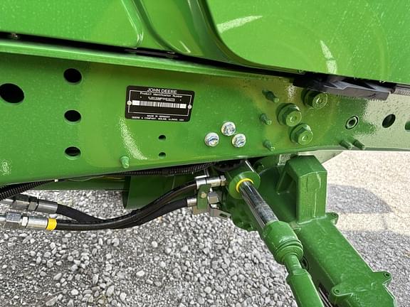 Image of John Deere 3038E equipment image 3