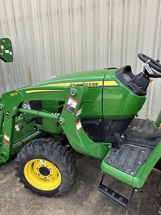 Image of John Deere 3038E equipment image 1