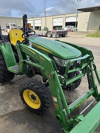 Image of John Deere 3038E equipment image 4