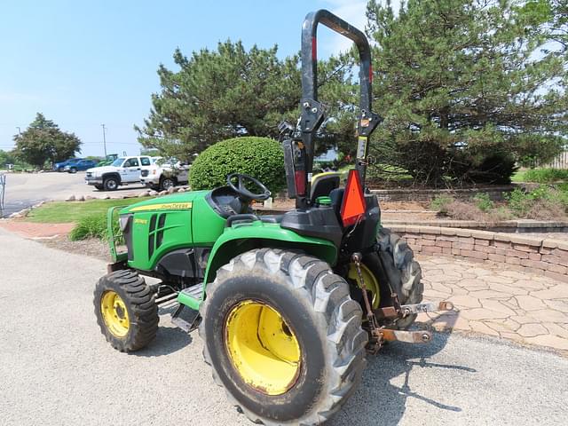 Image of John Deere 3038E equipment image 3