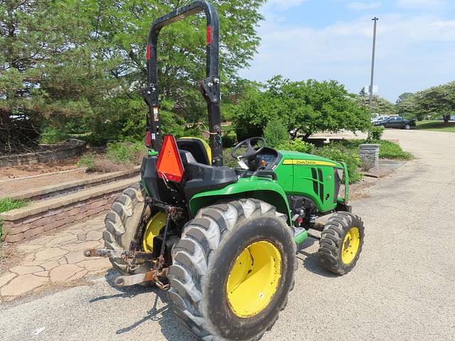 Image of John Deere 3038E equipment image 2