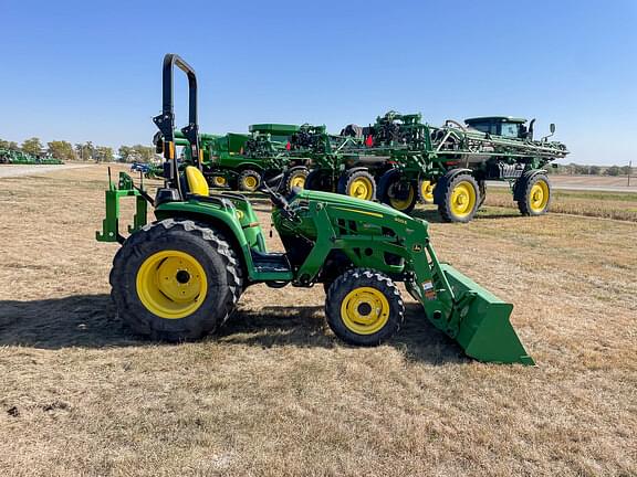 Image of John Deere 3038E equipment image 4