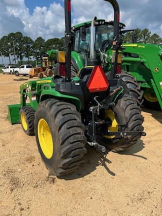 Image of John Deere 3038E equipment image 3