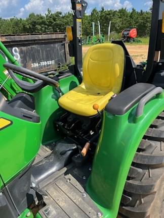 Image of John Deere 3038E equipment image 4