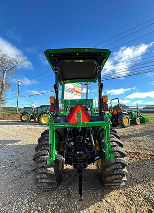 Image of John Deere 3038E equipment image 3