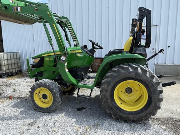 Image of John Deere 3038E equipment image 2