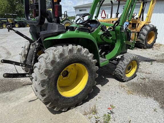 Image of John Deere 3038E equipment image 3