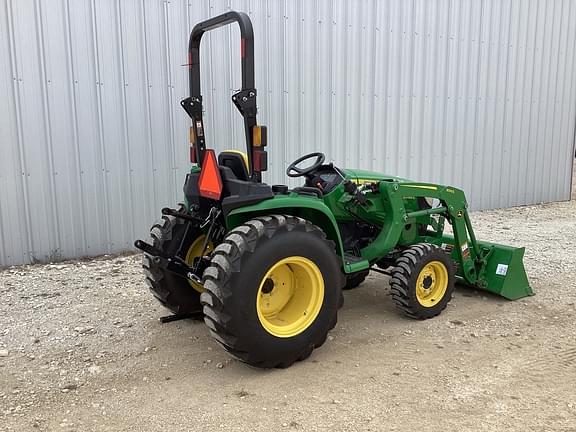 Image of John Deere 3038E equipment image 4