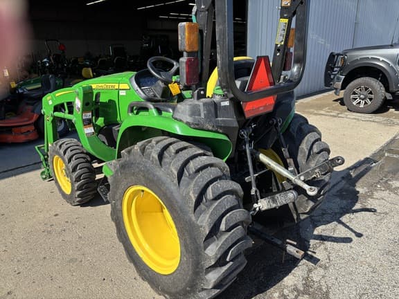 Image of John Deere 3038E equipment image 3
