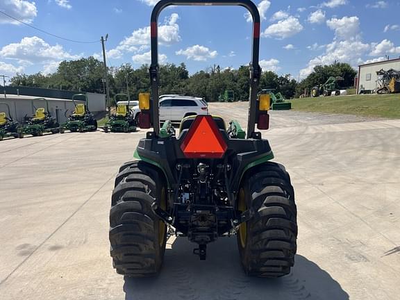 Image of John Deere 3038E equipment image 4