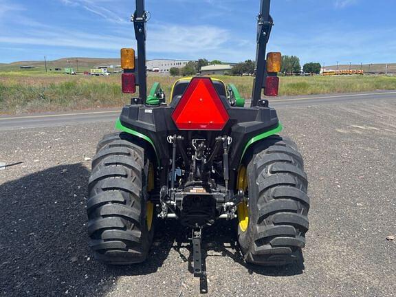 Image of John Deere 3038E equipment image 3