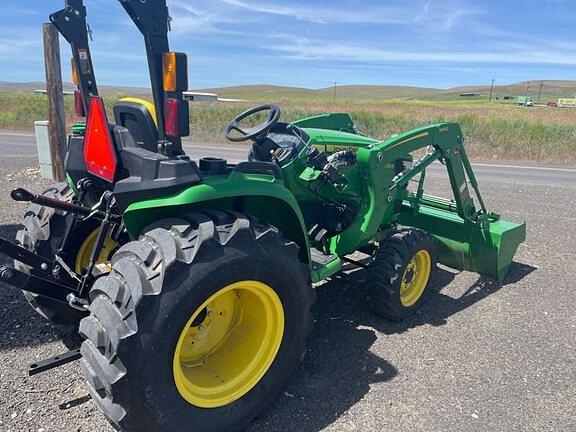 Image of John Deere 3038E equipment image 4