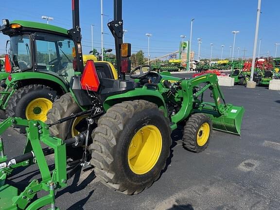 Image of John Deere 3038E equipment image 3