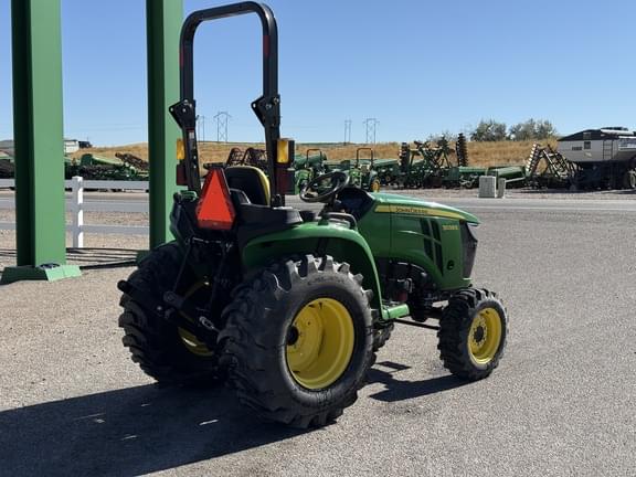 Image of John Deere 3038E equipment image 4
