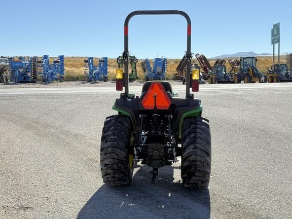 Image of John Deere 3038E equipment image 3