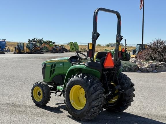 Image of John Deere 3038E equipment image 2