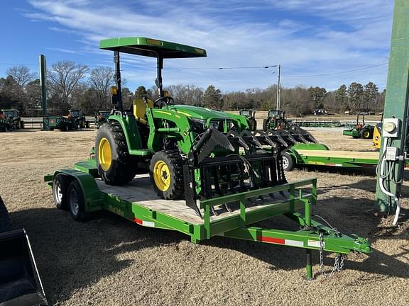 Image of John Deere 3038E equipment image 1