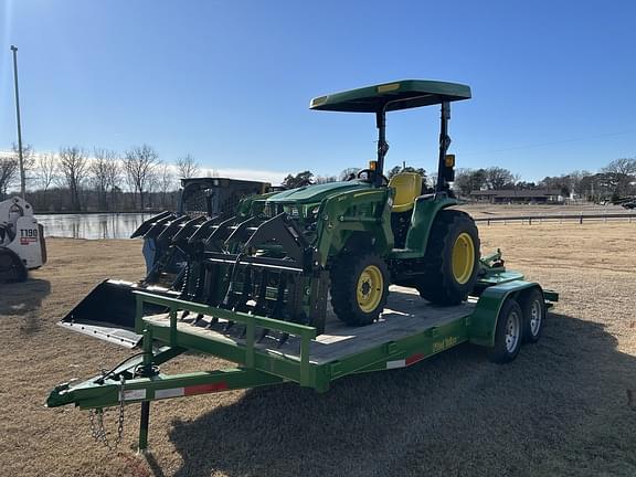 Image of John Deere 3038E equipment image 1