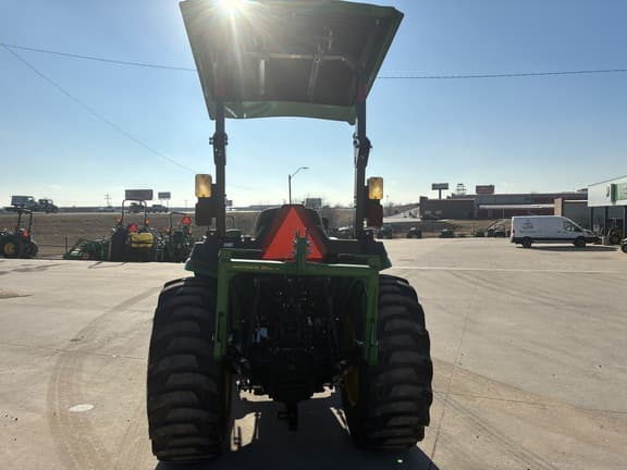 Image of John Deere 3038E equipment image 3