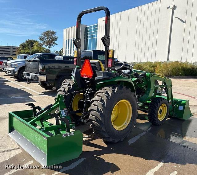 Image of John Deere 3038E equipment image 4