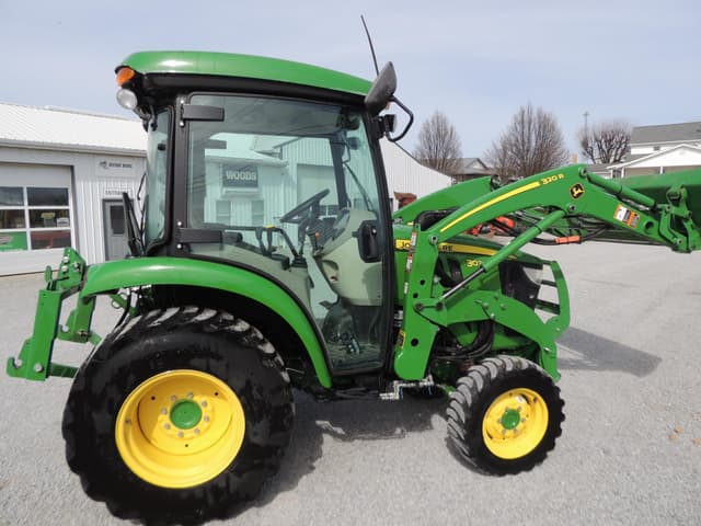 Image of John Deere 3039R equipment image 3