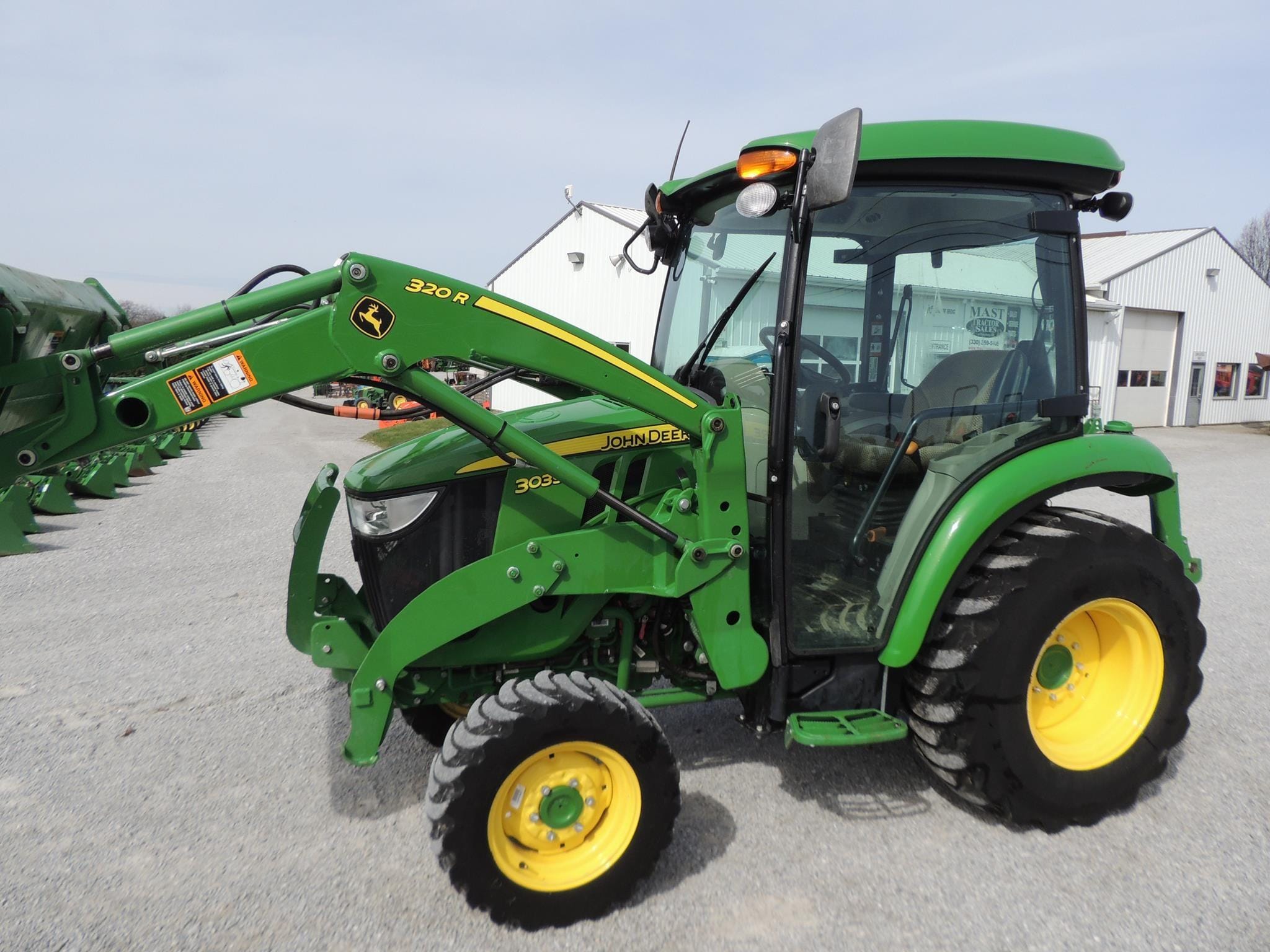 2023 John Deere 3039R Equipment Image0
