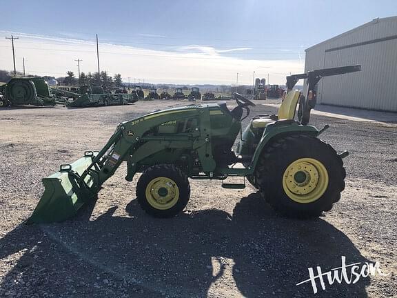 Image of John Deere 3039R equipment image 3