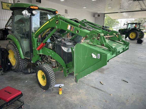 2023 John Deere 3039R Equipment Image0