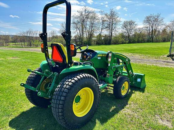 Image of John Deere 3039R equipment image 3