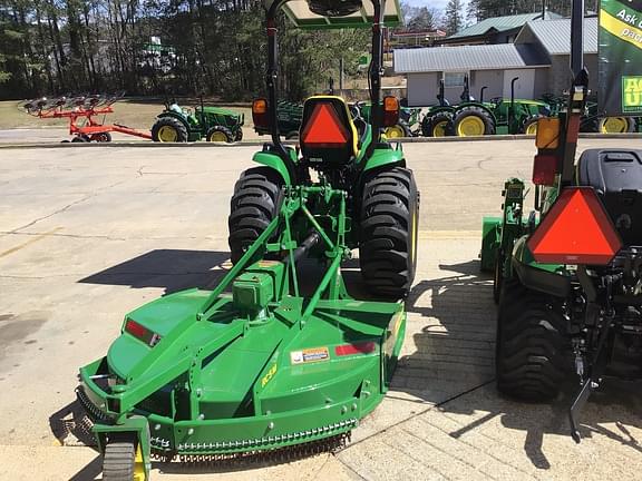 Image of John Deere 3039R equipment image 2