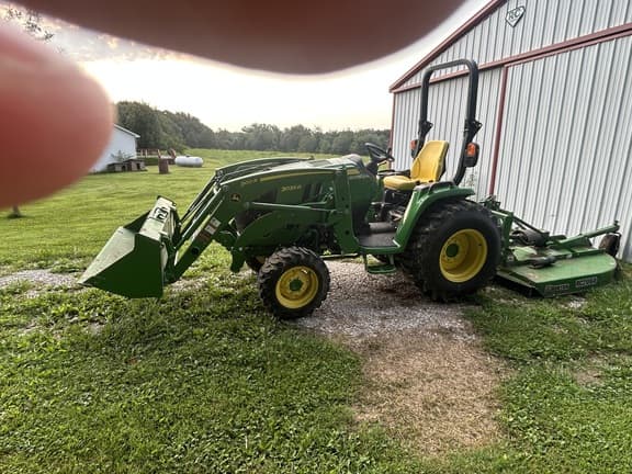 Image of John Deere 3039R equipment image 2